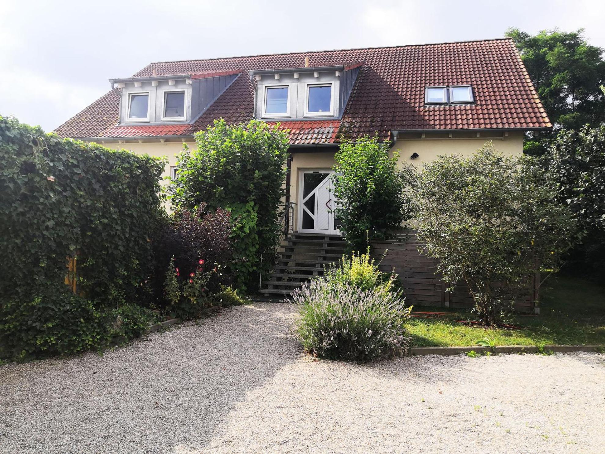 Ideal Fuer Kurze Aufenthalte - Gemuetliches 1-Zimmer-Apartment Adelsdorf Exterior foto