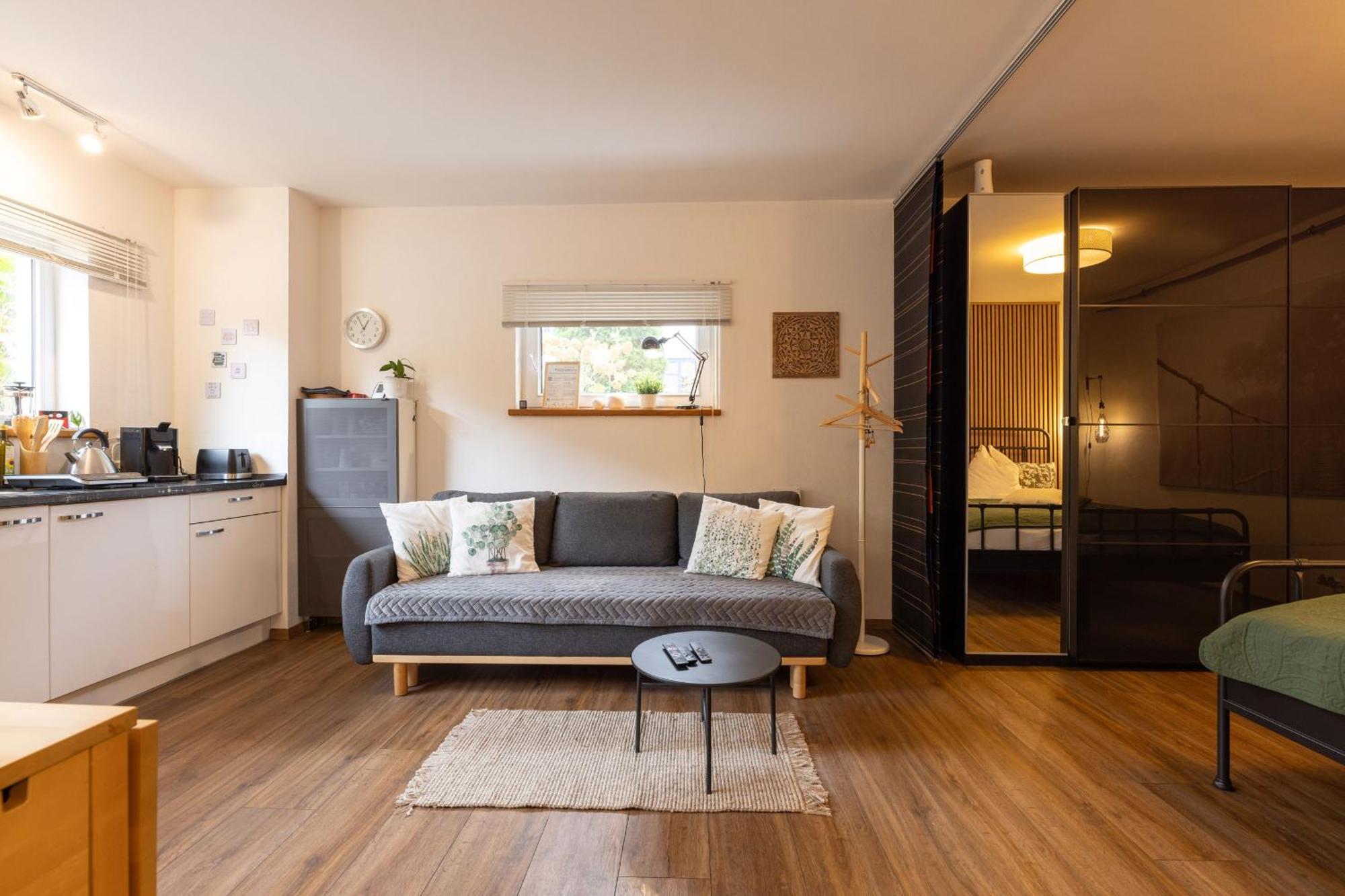 Ideal Fuer Kurze Aufenthalte - Gemuetliches 1-Zimmer-Apartment Adelsdorf Exterior foto